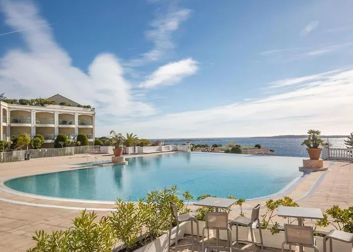 Cannes Villa Francia